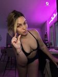 LunaVerse: Naaktfoto's