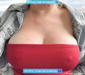 Noamaes: Naaktfoto's