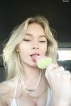 Floppaly: Naaktfoto's