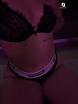 Booty Luna: Naaktfoto's