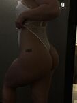 Booty Luna: Naaktfoto's