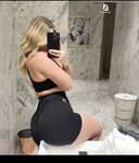Booty Luna: Naaktfoto's