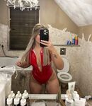 Booty Luna: Naaktfoto's
