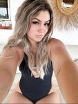 Booty Luna: Naaktfoto's