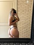 Booty Luna: Naaktfoto's