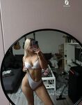 Booty Luna: Naaktfoto's