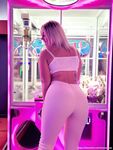 Booty Luna: Naaktfoto's