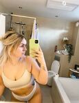 Booty Luna: Naaktfoto's