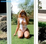 Noa MNK: Naaktfoto's