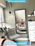 Noa MNK: Naaktfoto's