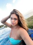 Fleurtjee: Naaktfoto's