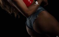 MissMiaNins: Naaktfoto's