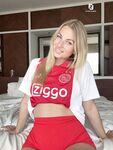 Bloem Baker: Naaktfoto's