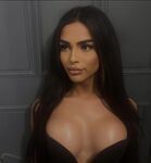 Yara Nour: Naaktfoto's