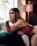 Stevie Burns: Naaktfoto's