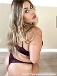 Stevie Burns: Naaktfoto's