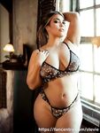 Stevie Burns: Naaktfoto's
