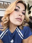 Stevie Burns: Naaktfoto's