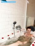 ItsYourQueen: Naaktfoto's